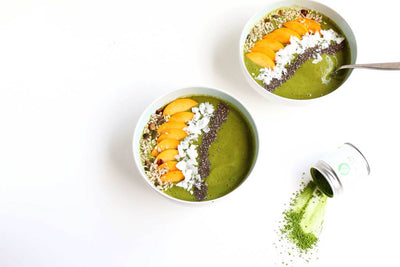 Baking-Ginger's Matcha Peach Smoothie Bowl